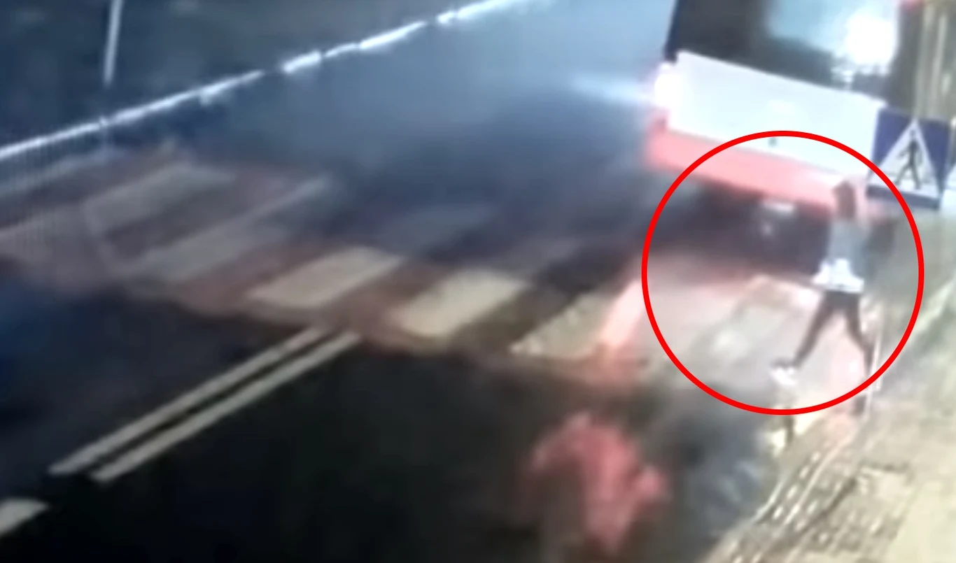 Ani nastolatka nie widziała samochodu, ani kierowca jej... Ani nastolatka nie widziała samochodu, ani kierowca jej...