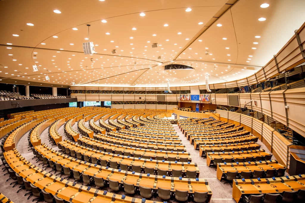 Sala obrad plenarnych Parlamentu Europejskiego. Bruksela jest jedną z trzech siedzib tej instytucji. Sala obrad plenarnych Parlamentu Europejskiego. Bruksela jest jedną z trzech siedzib tej instytucji.