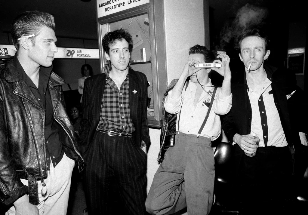 Członkowie The Clash. Od lewej: Paul Simonon, Mick Jones, Joe Strummer i Terry Chimes