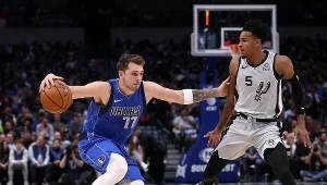 Luka Donczić (z lewej)