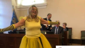 Halina Owsianna w nietypowy sposób zwraca uwagę na problemy pszczół