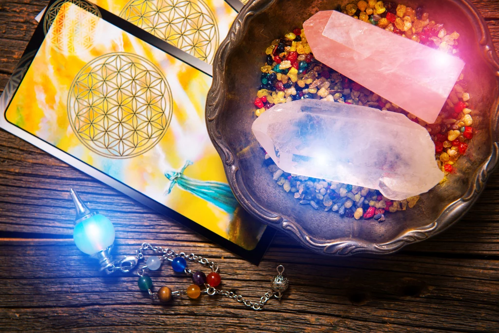 Do każdego znaku Zodiaku przyporządkowanych jest co najmniej kilka kamieni. Te wybrane poniżej są jedynie wskazówką, którą można wziąć pod uwagę, poszukując własnego „magicznego talizmanu”. Do każdego znaku Zodiaku przyporządkowanych jest co najmniej kilka kamieni. Te wybrane poniżej są jedynie wskazówką, którą można wziąć pod uwagę, poszukując własnego „magicznego talizmanu”.