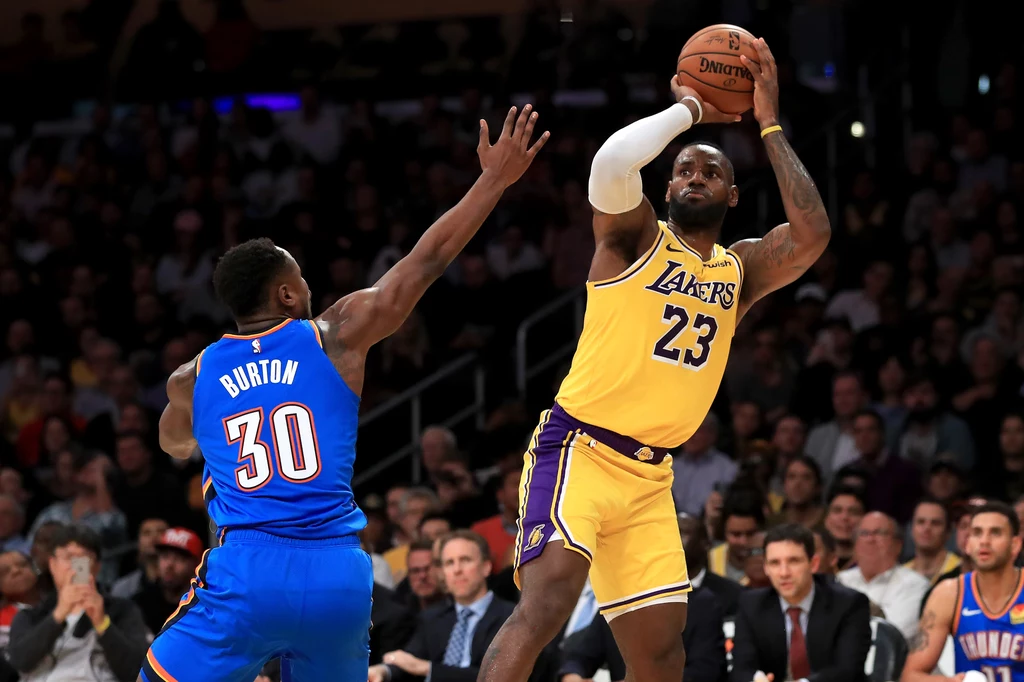 LeBron James (z prawej)