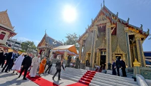 Papież Franciszek w drodze do świątyni Wat Ratchabophit Sathit Maha Simaram w Bangkoku