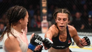 Joanna Jędrzejczyk w walce z Michelle Waterson