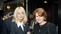 Jej kariera w Stanach Zjednoczonych trwała dwa lata. 

Na zdjęciu: Aneta Kreglicka i Alicja Resich-Modlinska na promocji wydawnictwa Harlequin, Warszawa, 1992.