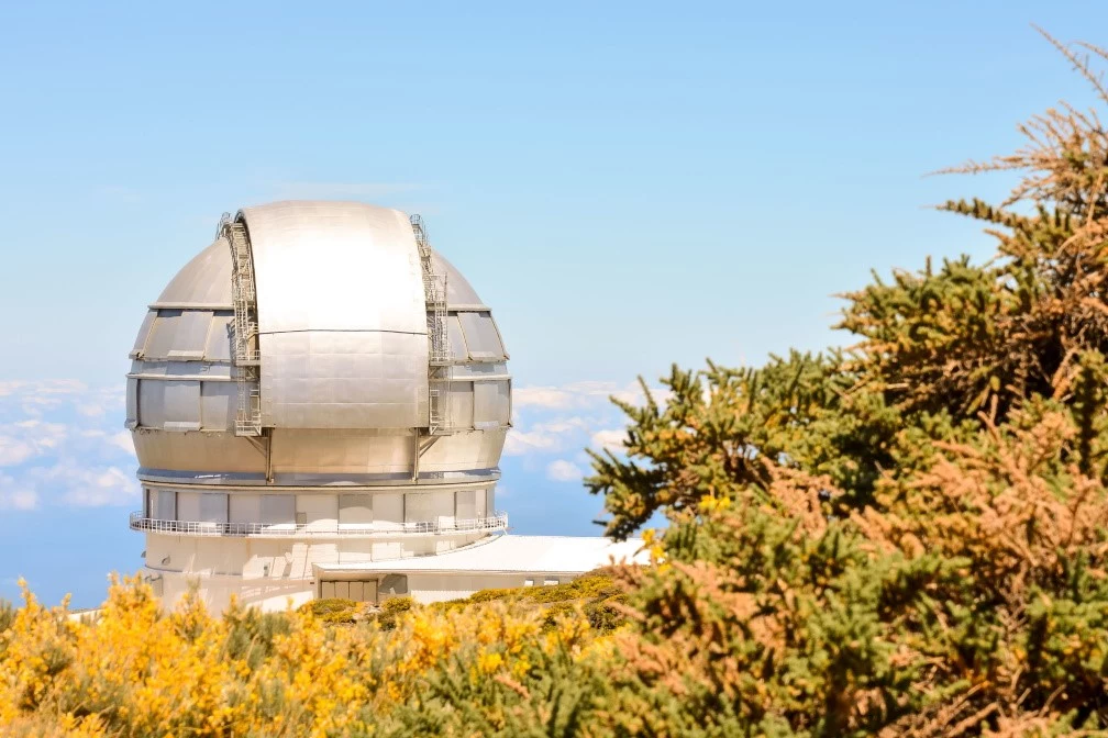 Roque Los Muchachos to usytuowane na najwyższym szczycie La Palmy obserwatorium astronomiczne
