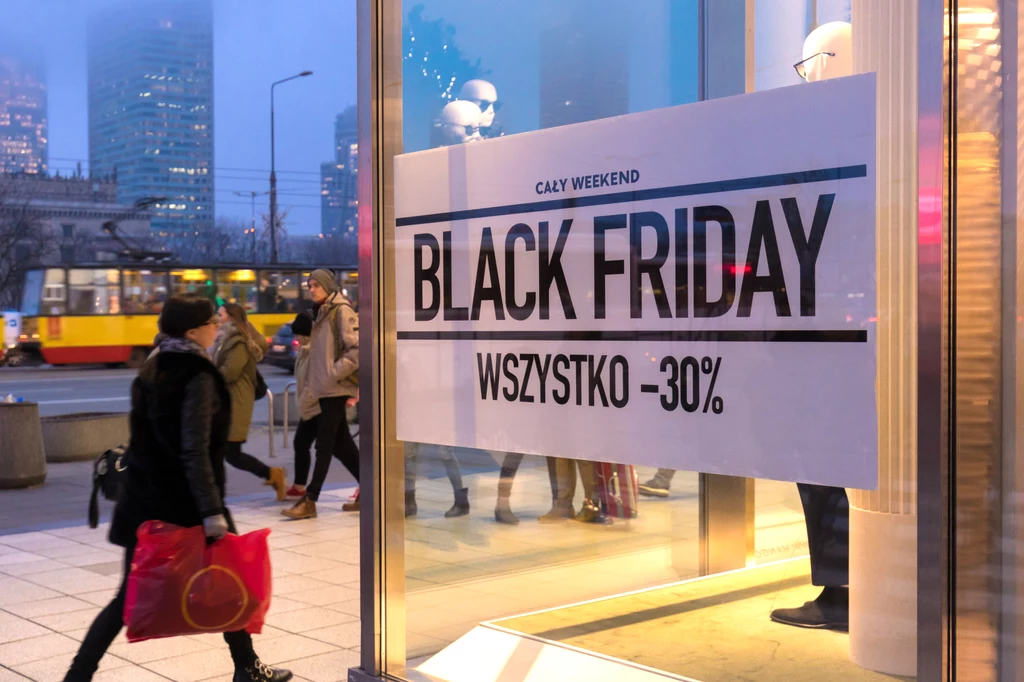 Black Friday to okres ciekawych przecen i promocji, ale trzeba uważać na internetowe oszustwa. fot: Arkadiusz Ziółek/ East News