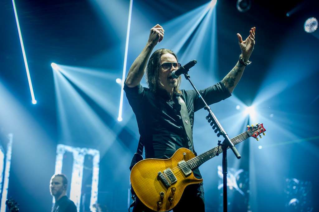 Myles Kennedy (Alter Bridge) podczas koncertu w Warszawie