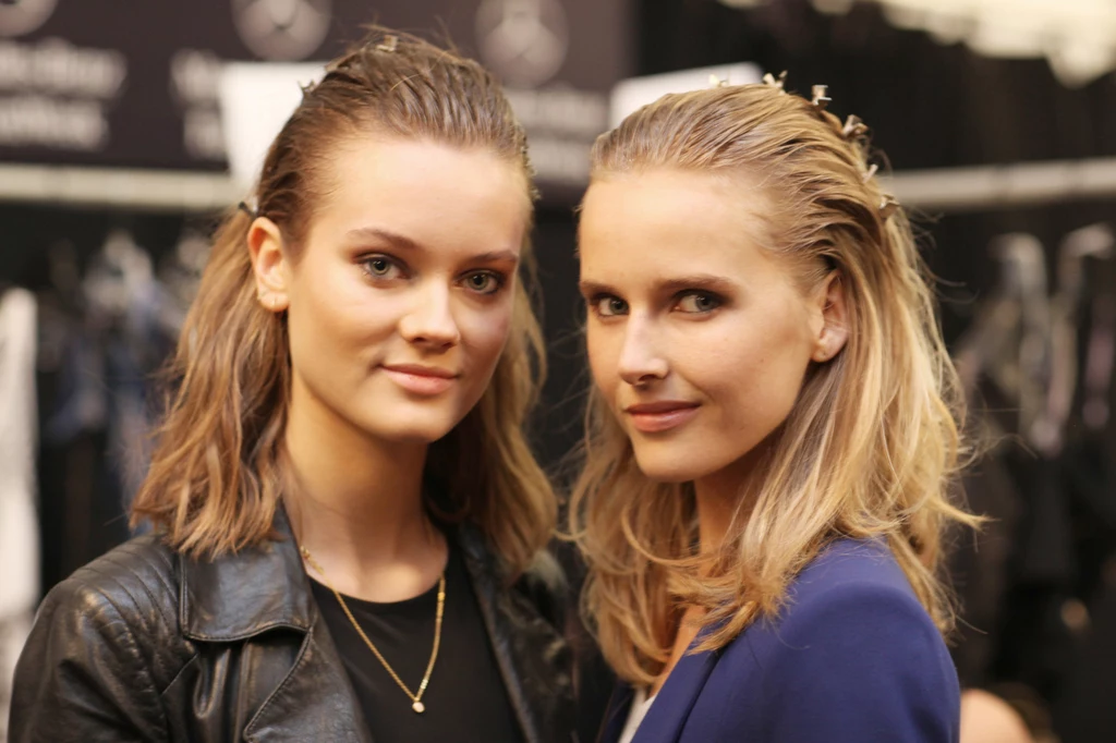 Monika Jagaciak ma zaledwie 25 lat, a sukcesów mogłaby pozazdrościć jej niejedna znana i doświadczona modelka. „JAC” (bo takiego pseudonimu używa) pracowała dla największych domów mody (m.in. Chanel, Valentino), była aniołkiem Victoria’s Secret, a jej twarz zdobiła prestiżowe magazyny (m.in. „Vogue” i „Interview”). Piękna Polka debiutowała, gdy miała zaledwie 13 lat! Już rok później zaproszono ją na „Australian Fashion Week”, co wywołało ogromne kontrowersje. Pod wpływem nacisków ze strony opinii publicznej organizatorzy wprowadzili w regulaminie zapis, że modelki biorące udział w pokazach muszą mieć co najmniej 16 lat. Mimo tak wielkich sukcesów w bardzo młodym wieku, modelce udało się uniknąć skandali. W sierpniu tego roku po raz pierwszy została mamą. Jej mężem jest znany serbski fotograf Branislav Jankic. Monika Jagaciak ma zaledwie 25 lat, a sukcesów mogłaby pozazdrościć jej niejedna znana i doświadczona modelka. „JAC” (bo takiego pseudonimu używa) pracowała dla największych domów mody (m.in. Chanel, Valentino), była aniołkiem Victoria’s Secret, a jej twarz zdobiła prestiżowe magazyny (m.in. „Vogue” i „Interview”). Piękna Polka debiutowała, gdy miała zaledwie 13 lat! Już rok później zaproszono ją na „Australian Fashion Week”, co wywołało ogromne kontrowersje. Pod wpływem nacisków ze strony opinii publicznej organizatorzy wprowadzili w regulaminie zapis, że modelki biorące udział w pokazach muszą mieć co najmniej 16 lat. Mimo tak wielkich sukcesów w bardzo młodym wieku, modelce udało się uniknąć skandali. W sierpniu tego roku po raz pierwszy została mamą. Jej mężem jest znany serbski fotograf Branislav Jankic.