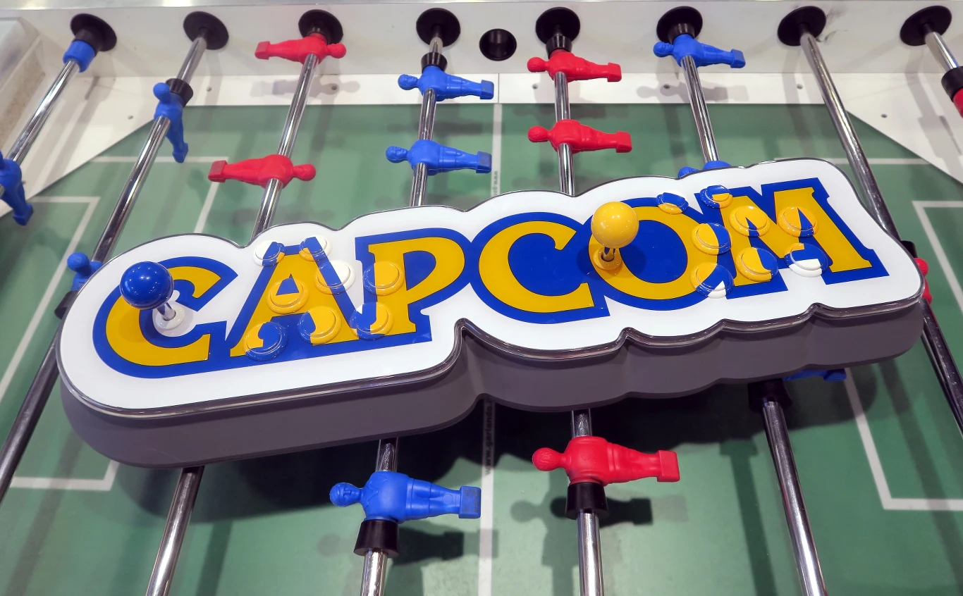 Capcom Home Arcade nie jest tanim urządzeniem – trzeba za niego zapłacić 999 zł, tyle co za nową konsolę PS4 Slim czy Xbox One S. Jest to jednak sprzęt dla bardzo konkretnego grona odbiorców, fanów automatów i osób szukających domowej metody na powrót do czasów salonów gier. Dobrym pomysłem wydaje się zakup opisywanego sprzętu „na spółkę” z innymi fanami. Taki gadżet na imprezie z pewnością będzie hitem. To także ciekawa propozycja dla firm szukających rozrywki dla swoich pracowników w ramach odskoczni od pracy. Capcom Home Arcade nie jest tanim urządzeniem – trzeba za niego zapłacić 999 zł, tyle co za nową konsolę PS4 Slim czy Xbox One S. Jest to jednak sprzęt dla bardzo konkretnego grona odbiorców, fanów automatów i osób szukających domowej metody na powrót do czasów salonów gier. Dobrym pomysłem wydaje się zakup opisywanego sprzętu „na spółkę” z innymi fanami. Taki gadżet na imprezie z pewnością będzie hitem. To także ciekawa propozycja dla firm szukających rozrywki dla swoich pracowników w ramach odskoczni od pracy.