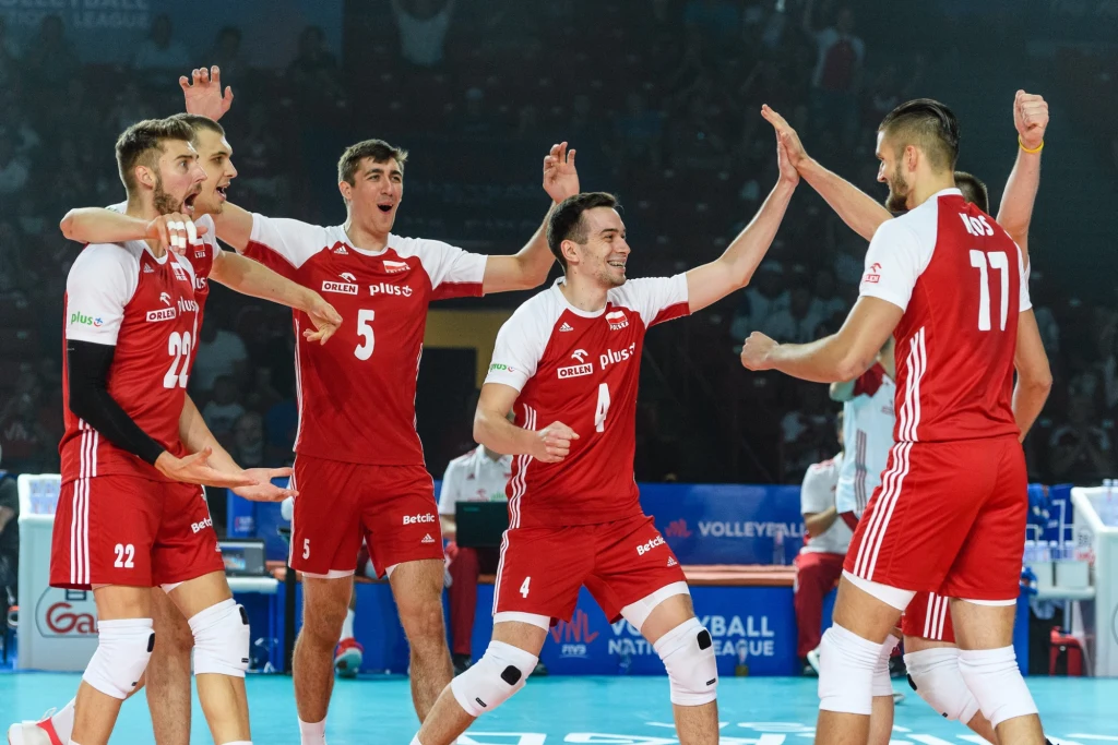 Marcin Komenda (w środku) Marcin Komenda (w środku)