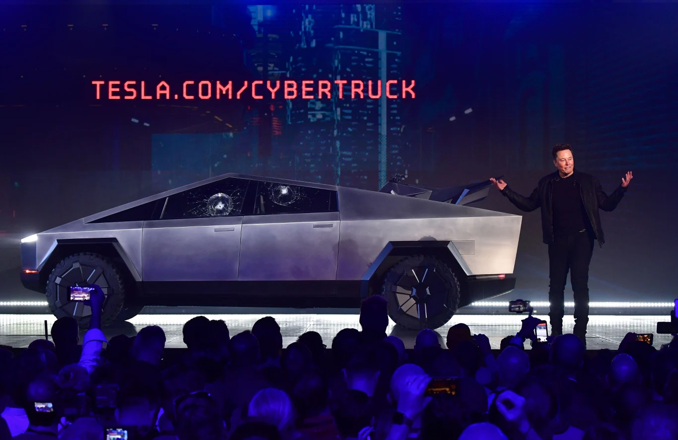 Elon Musk podczas prezentacji Tesli Cybertruck