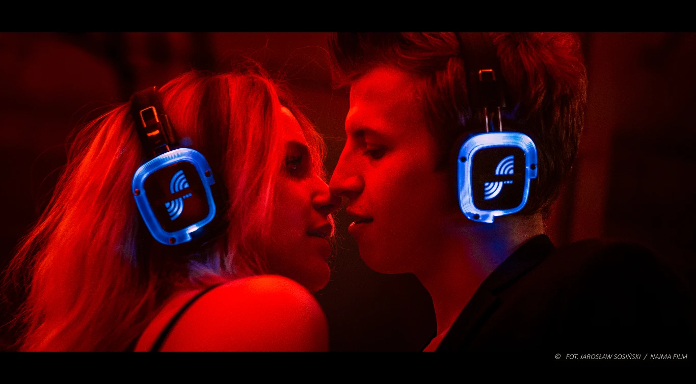 "Sala samobójców. Hejter" to druga część głośnej "Sali samobójców" (2011) - filmu nagrodzonego Srebrnymi Lwami na festiwalu w Gdyni.