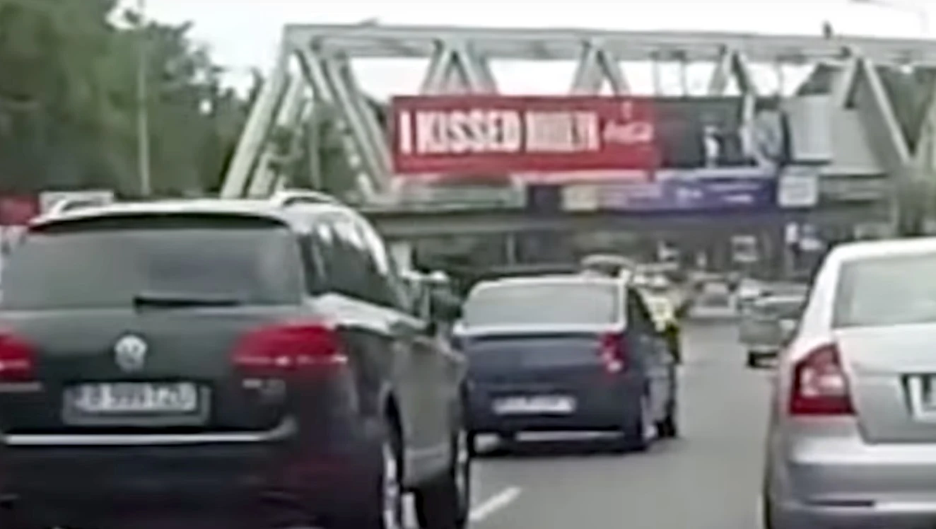 Za chwilę volkswagen zepchnie z drogi dacię... Za chwilę volkswagen zepchnie z drogi dacię...