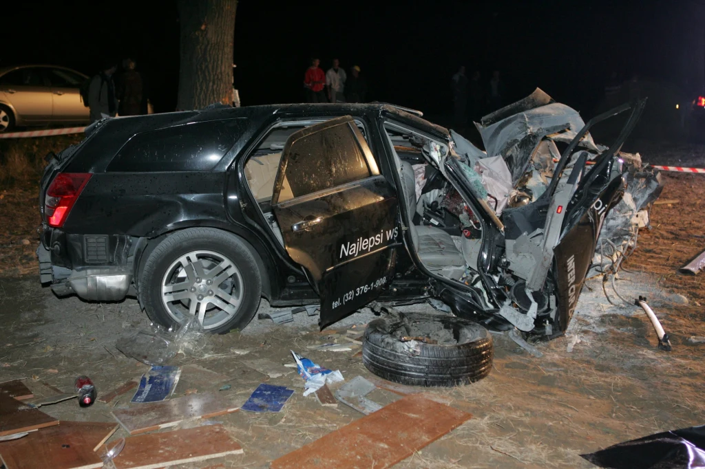 Samochód, którym Otylia Jędrzejczak podróżowała z bratem, fot. Agencja SE Samochód, którym Otylia Jędrzejczak podróżowała z bratem, fot. Agencja SE