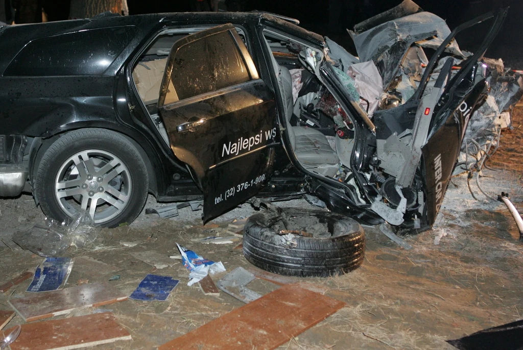 Samochód, którym podróżowała Otylia Jędrzejczak z bratem, fot. Agencja SE