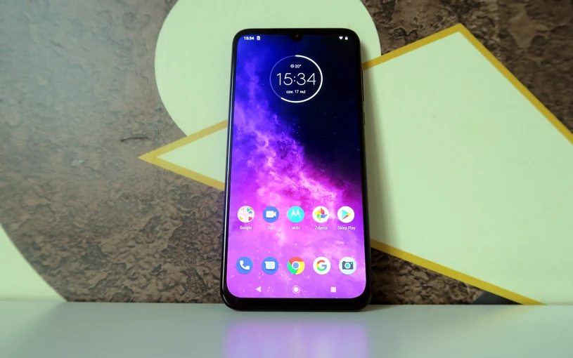 Motorola One Zoom - dostępny w cenie od 1499 zł. Sprawdź test Motorola One Zoom - dostępny w cenie od 1499 zł. Sprawdź test