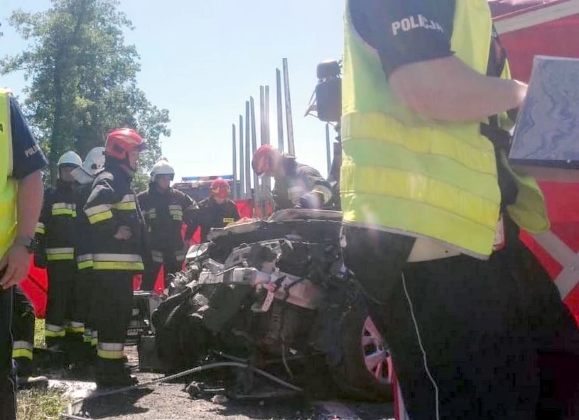 Matka i bacia 9-latka zginęły na miejscu. Chłopiec zmarł w szpitalu