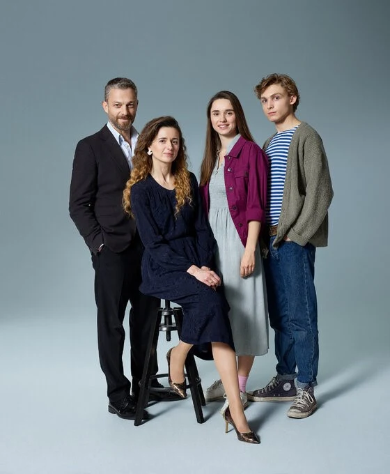 Grzegorz Damięcki, Agnieszka Grochowska, Wiktoria Filus iHubert Miłkowski grają główne role w serialu "W głębi lasu" Grzegorz Damięcki, Agnieszka Grochowska, Wiktoria Filus iHubert Miłkowski grają główne role w serialu "W głębi lasu"