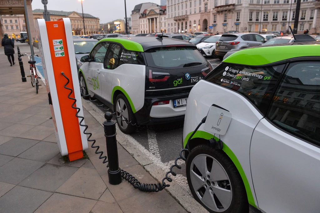 Firmy kupują 70 proc. nowych samochodów. W przypadku aut elektrycznych jeszcze więcej