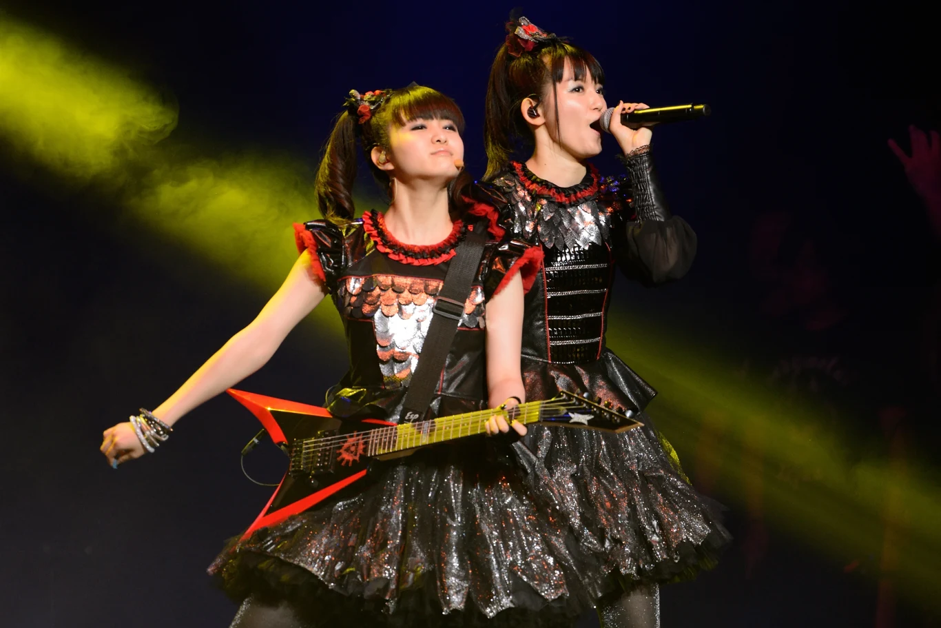 Babymetal to oryginalne połączenie j-popu z heavy metalem. Babymetal to oryginalne połączenie j-popu z heavy metalem.