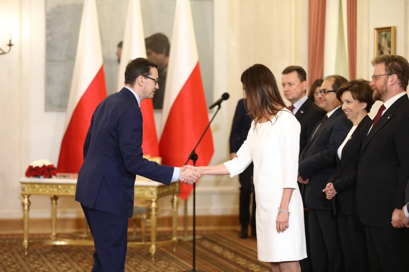 Dmowska-Andrzejuk to szpadzistka, mistrzyni świata i Europy w tej dyscyplinie. Pierwszy sukces odniosła w wieku 15 lat, wygrywając zawody Challenge Witt we Wrocławiu. Rok później została mistrzynią Polski juniorek. Dmowska-Andrzejuk to szpadzistka, mistrzyni świata i Europy w tej dyscyplinie. Pierwszy sukces odniosła w wieku 15 lat, wygrywając zawody Challenge Witt we Wrocławiu. Rok później została mistrzynią Polski juniorek.