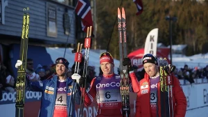 Od lewej: Hans Christer Holund, Aleksander Bolszunow i Emil Iversen