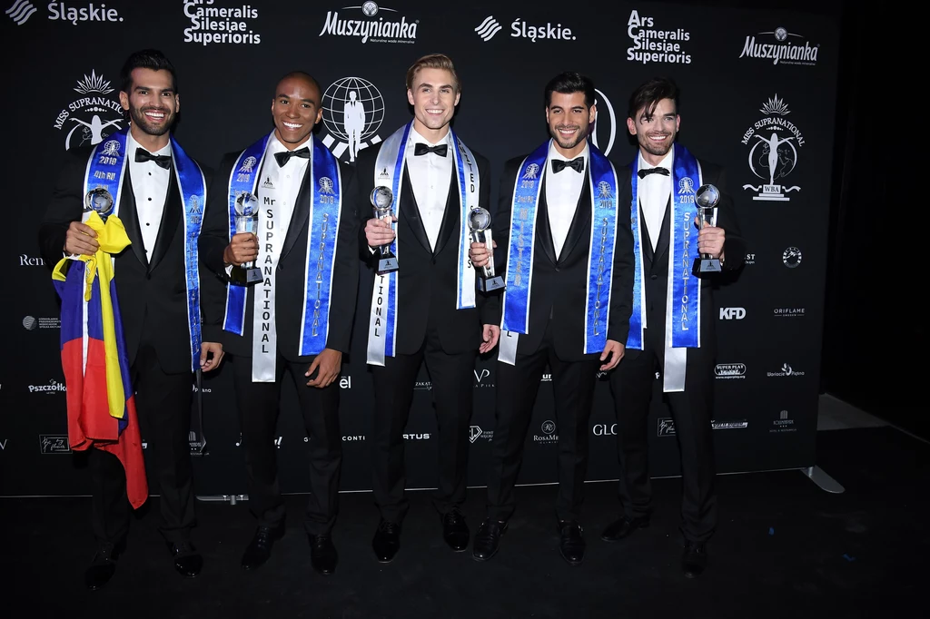 Tytuł Mister Supranational 2019 otrzymał Nate Crnkovicha I Vice Mister Supranational 2019 - Mister Brazylii II Vice Mister Supranational 2019 - Misetr Peru (Alonso Martinez) III Vice Mister Supranational 2019 - Mister Polski (Tomasz Zarzycki) IV Vice Mister Supranational 2019 - Mister Wenezueli (Leonardo Carrero) Tytuł Mister Supranational 2019 otrzymał Nate Crnkovicha I Vice Mister Supranational 2019 - Mister Brazylii II Vice Mister Supranational 2019 - Misetr Peru (Alonso Martinez) III Vice Mister Supranational 2019 - Mister Polski (Tomasz Zarzycki) IV Vice Mister Supranational 2019 - Mister Wenezueli (Leonardo Carrero)