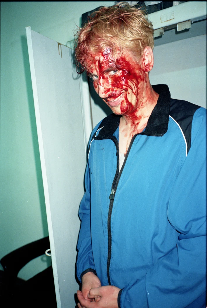 "To jest film o ludziach żyjących w czasach, w których wydawałoby się, że będąc okrutnym, bezwzględnym i silnym psychicznie, można było panować nad wszystkim, nawet nad całym krajem. W wielu krajach na świecie tak się właśnie stało - mafia była ponad władzą, ponad państwo. Nasi polscy gangsterzy w momencie, w którym mogliby już być na szczycie, sami się powybijali albo zaczęli na siebie zeznawać i w ten sposób pokonali własną strukturę" - stwierdził reżyser filmu.