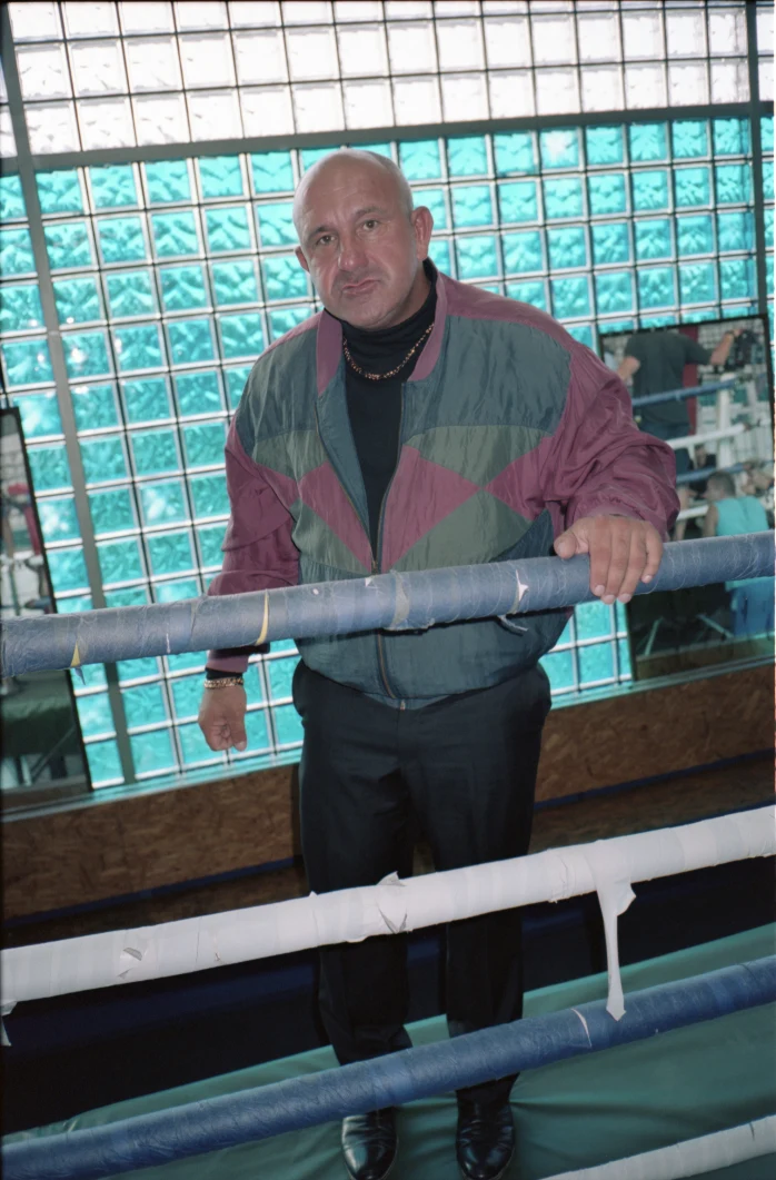 "Pomimo tego że film opowiada o czterdziestu latach życia człowieka, to tak naprawdę jego większość dzieje się w latach 90. i we współczesności. To jest film o szalonych czasach, które wszyscy pamiętamy, ale dotychczas, do momentu powstania 'Jak zostałem gangsterem', patrzyliśmy na nie zupełnie inaczej - podsumował reżyser.