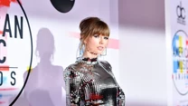 Taylor Swift jest nie tylko piosenką, ale i osobą, która według dziennikarzy ma gigantyczny wpływ na miliony ludzi na całym świecie. W ciągu kilkunastu lat kariery trzykrotnie trafiała do setki najbardziej wpływowych osób magazynu "Time", okrzyknięto ją najbardziej prominentną celebrytką, najbardziej wpływową osobą działającą na Twitterze oraz jednym z najważniejszych muzyków lat 10. XXI wieku. 