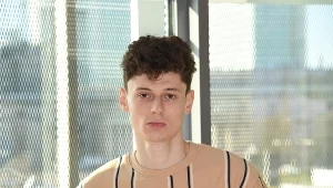 Chciałbym zostać pracującym na całym świecie modelem - wyznaje Dawid Woskanian