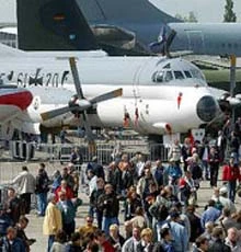 LOT ma cztery drogi do wyboru LOT ma cztery drogi do wyboru