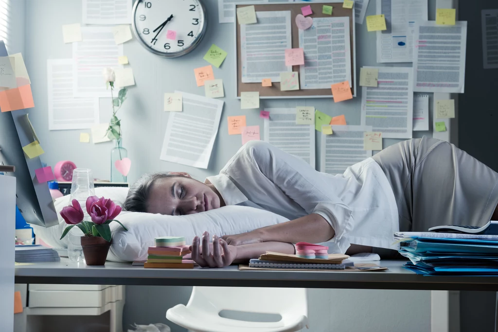 Wystarczy 15-20 minut snu, aby efektywność pracownika była wyższa