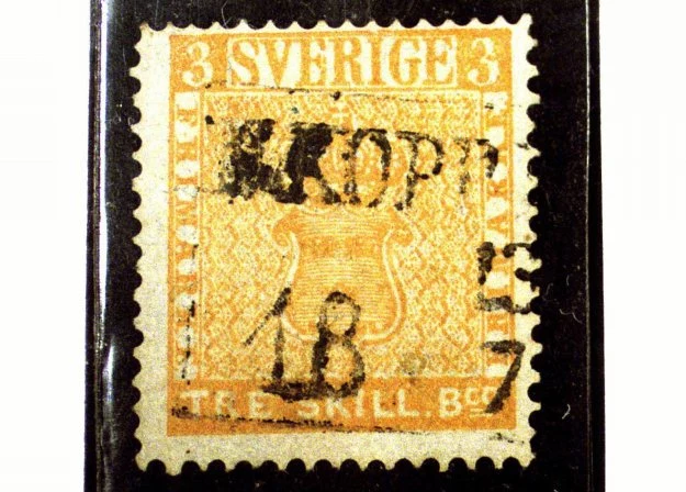 "Treskilling Yellow" to  trzyszylingowy szwedzki znaczek z 1855 r.