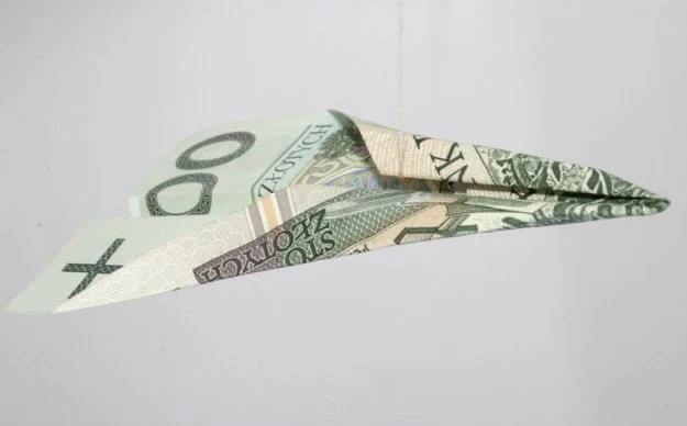 Obniżanie cen kredytów nie idzie w parze z luzowaniem wymagań wobec kredytobiorców fot. M. Zawadka