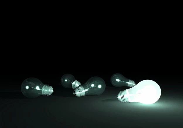 Pięciu z siedmiu sprzedawców energii elektrycznej złożyło wnioski w sprawie taryf na energię