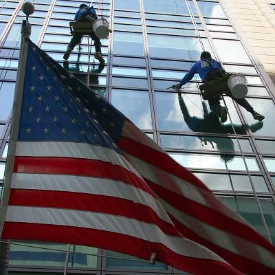 Analitycy ankietowani przez agencję Bloomberg spodziewali się w kwietniu lepszych danych