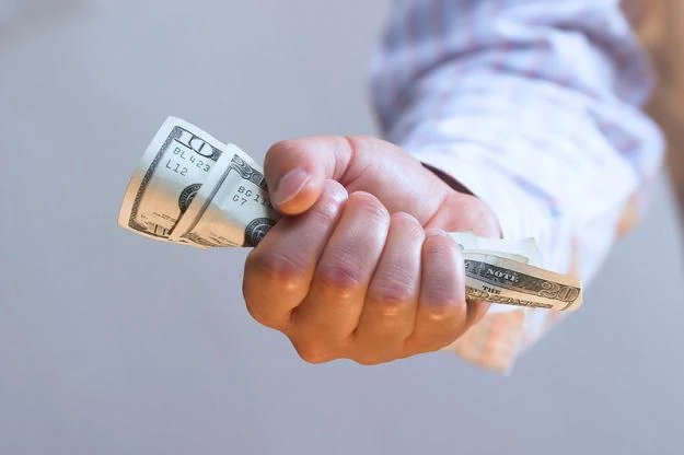 Gra toczy się o 380 milionów zł rocznie, czyli z punktu widzenia budżetu państwa o niewielką kwotę