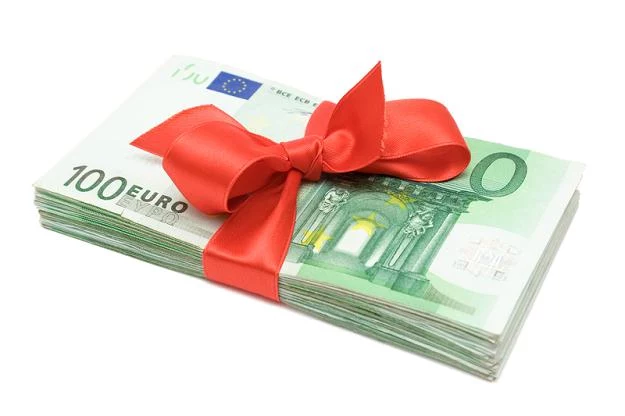 Jeżeli wartość majątku nie przekroczy kwoty 9637 zł obdarowany nie ma obowiązku zgłaszania darowizny
