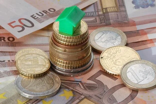 Czy można sprzedać mieszkanie z niespłaconym kredytem?