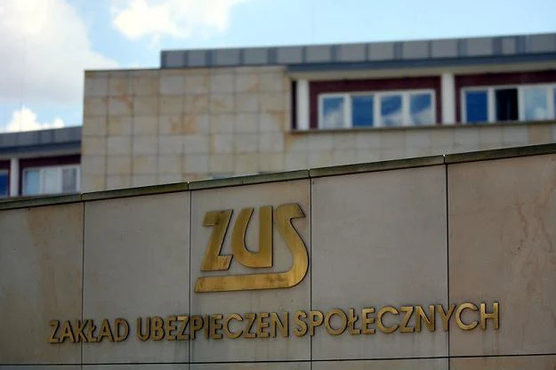 Każda osoba pracująca poza rolnictwem dopłaca do dziury w ZUS ponad 3 tys. zł, fot. Adam Nocoń