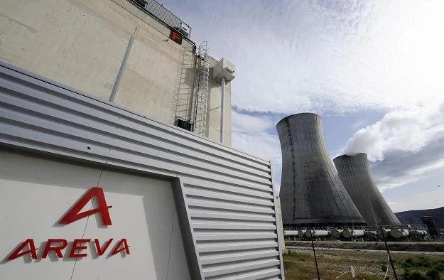 Elektrowna Tricastin firmy Areva w Pierrelatte we Francji Elektrowna Tricastin firmy Areva w Pierrelatte we Francji