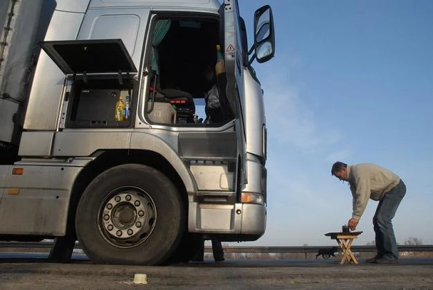 Właściciele samochodów ciężarowych mają opłacać podatek od środków transportowych. Fot. Kuba Suszek