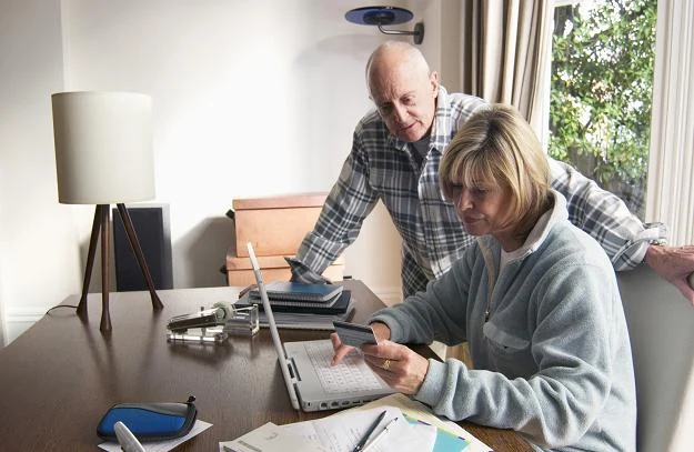 W tym roku wszystkie emerytury i renty zostaną podwyższone o jednakową kwotę wynoszącą 71 złotych