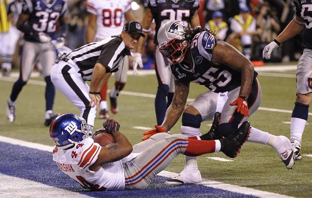 W finale Super Bowl drużyna New York Giants pokonała zespół New England Patriots