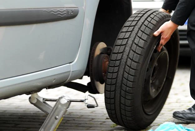 Wymiana opon jest firmowym kosztem Wymiana opon jest firmowym kosztem