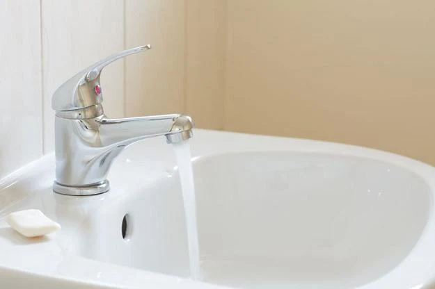 Łazienek brak w 24 proc. wiejskich domów, a bieżącej wody w kranach nie ma w 11 proc. nieruchomości