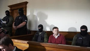 Oskarżony o oszustwa na dużą skalę szef Amber Gold Marcin P. (w czerwonym swetrze)